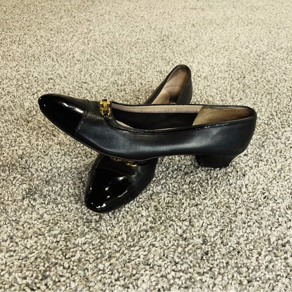 Salvatorre Ferragamo Heels 10 1/2 A narrow - Picture 1 of 7